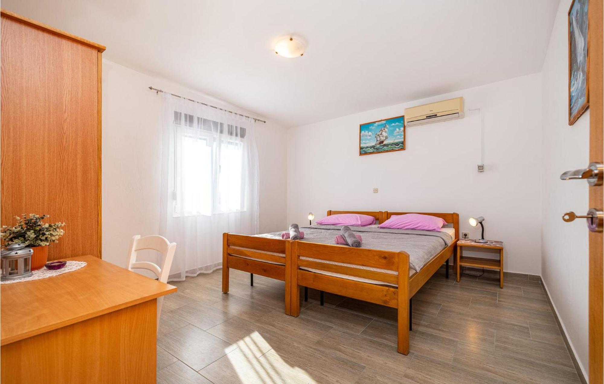 Beautiful Home In Rovanjska With Wifi Экстерьер фото