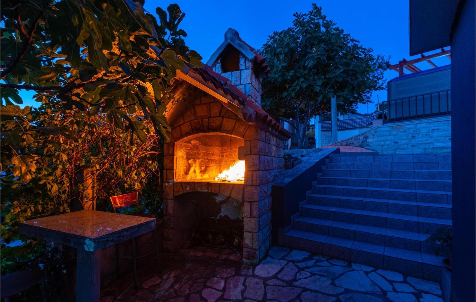 Beautiful Home In Rovanjska With Wifi Экстерьер фото